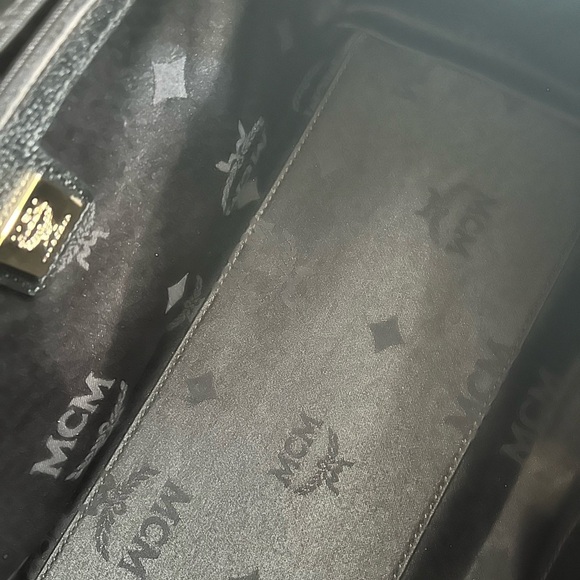 MCM BLACK LEATHER HANDBAG - Picture 12 of 14